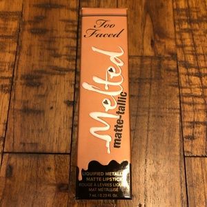 Too Faced Melted Matte-tallic.